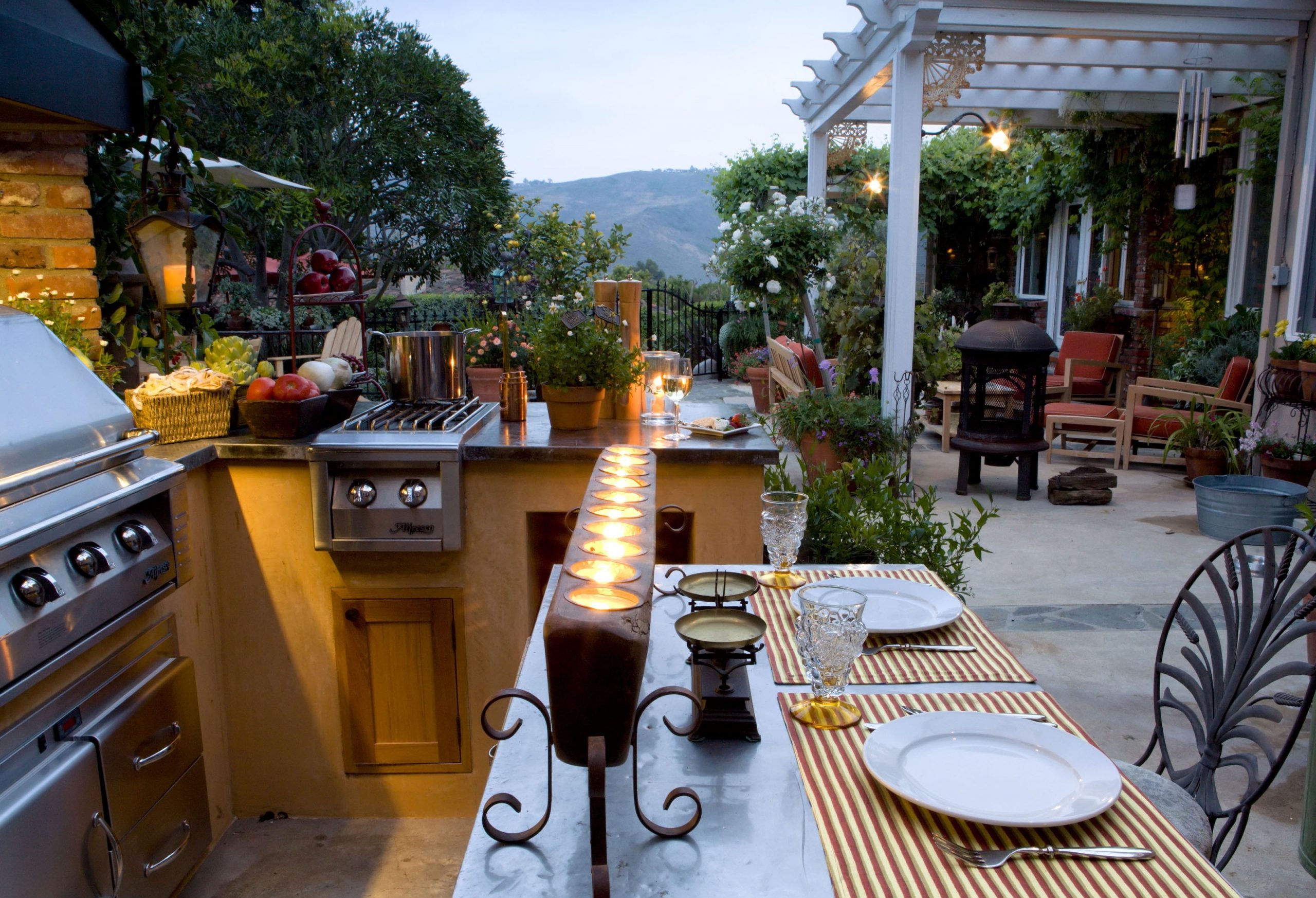 Outdoor Kitchen Must-Haves - Top 20 Things to Have
