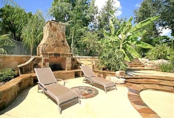The Perfect Outdoor Fireplaces for Your Texas Home